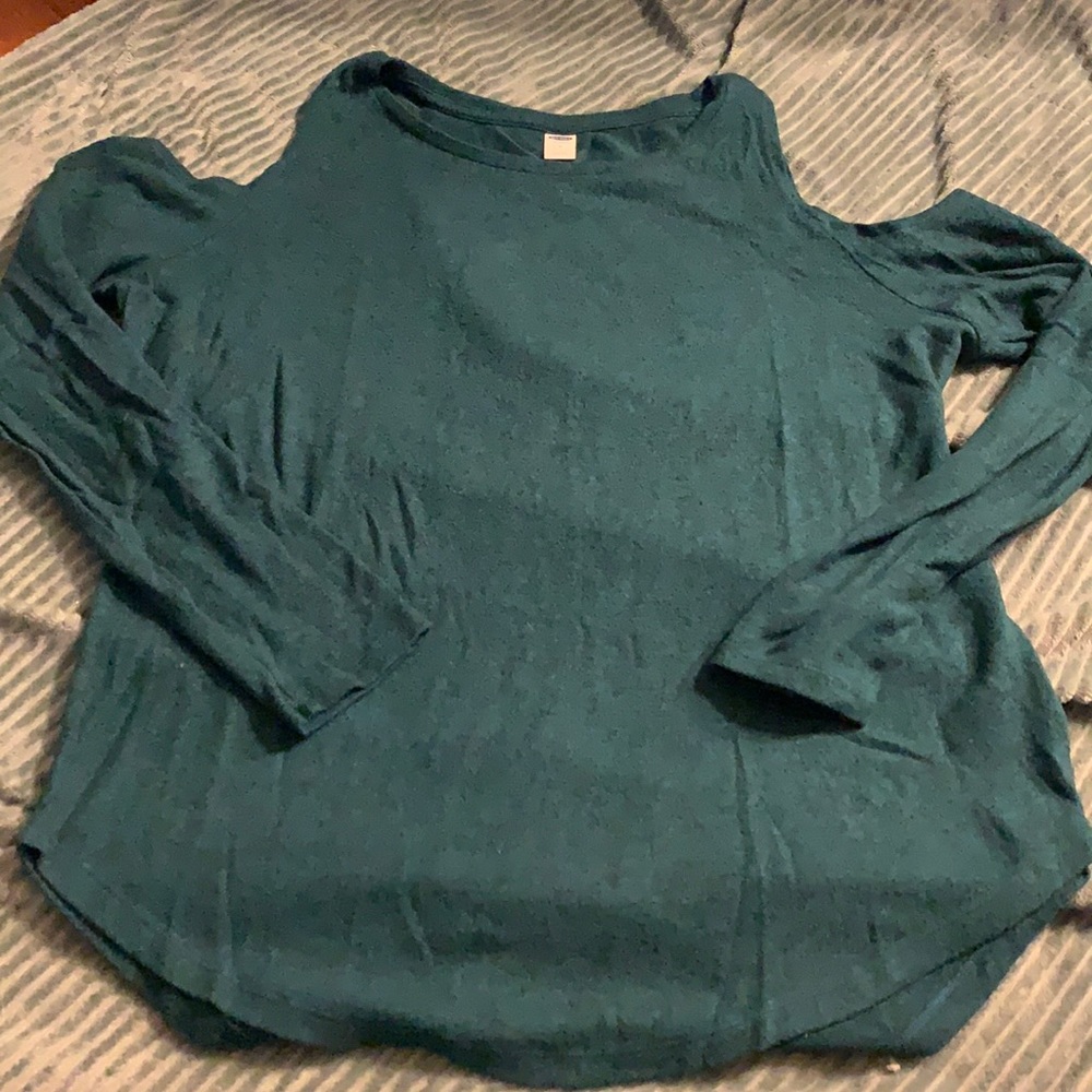 Like new open shoulder women’s top